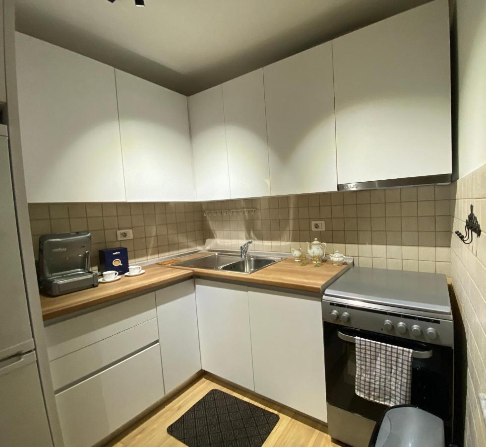 Lucas Downtown Apartment Tirana Exterior photo